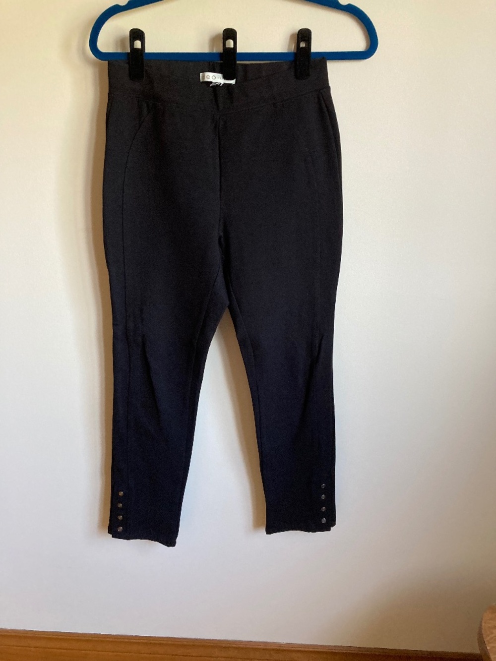 Cleo Black Snap Ankle Pants Size S